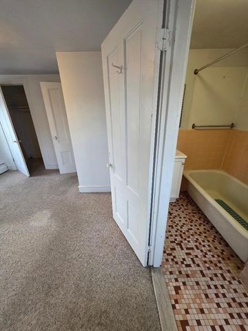 175 Rock Street 3 S, Fall River, MA 02720