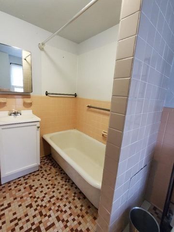 175 Rock Street 3 S, Fall River, MA 02720