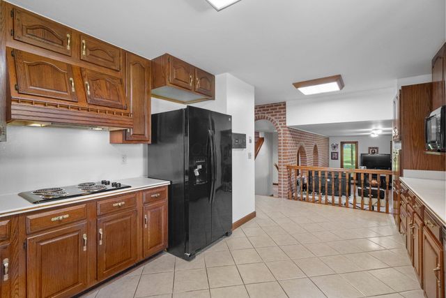 1178 London Road, West Jefferson, OH 43162