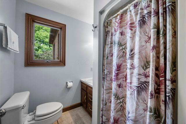 1178 London Road, West Jefferson, OH 43162