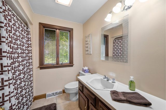 1178 London Road, West Jefferson, OH 43162