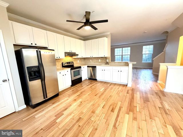 10158 TREE FROG PL, White Plains, MD 20695