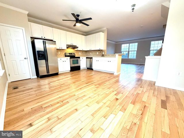 10158 TREE FROG PL, White Plains, MD 20695