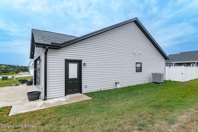 58 Robert Allen Ln, Brandenburg, KY 40108