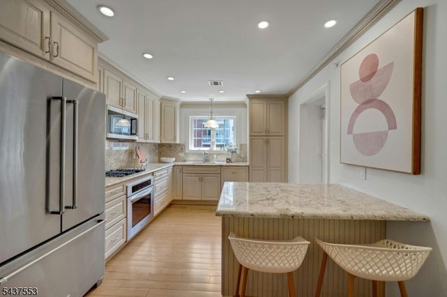 105 Roseland Ave 1601, Caldwell Boro Twp., NJ 07006