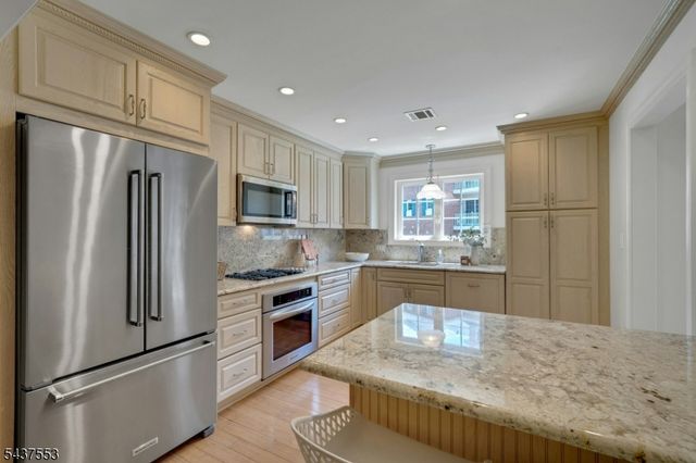 105 Roseland Ave 1601, Caldwell Boro Twp., NJ 07006