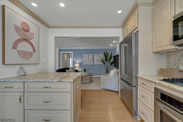 105 Roseland Ave 1601, Caldwell Boro Twp., NJ 07006