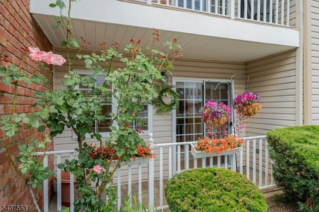 105 Roseland Ave 1601, Caldwell Boro Twp., NJ 07006