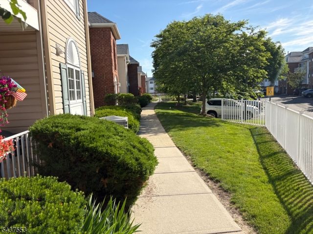 105 Roseland Ave 1601, Caldwell Boro Twp., NJ 07006