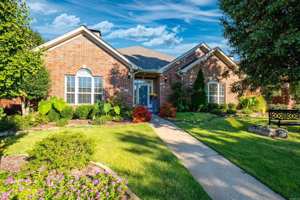 77 Montagne Court, Little Rock, AR 72223