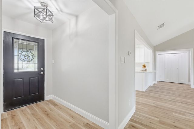 1118 Woodrow Drive, Lewisville, TX 75067