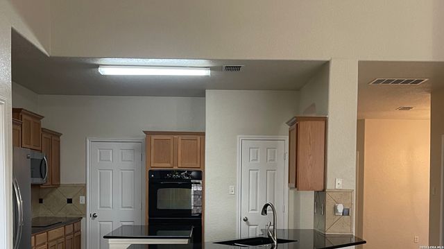 1202 Murray Winn, Windcrest, TX 78239