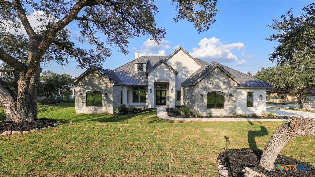 5668 Dry Comal Dr., New Braunfels, TX 78132