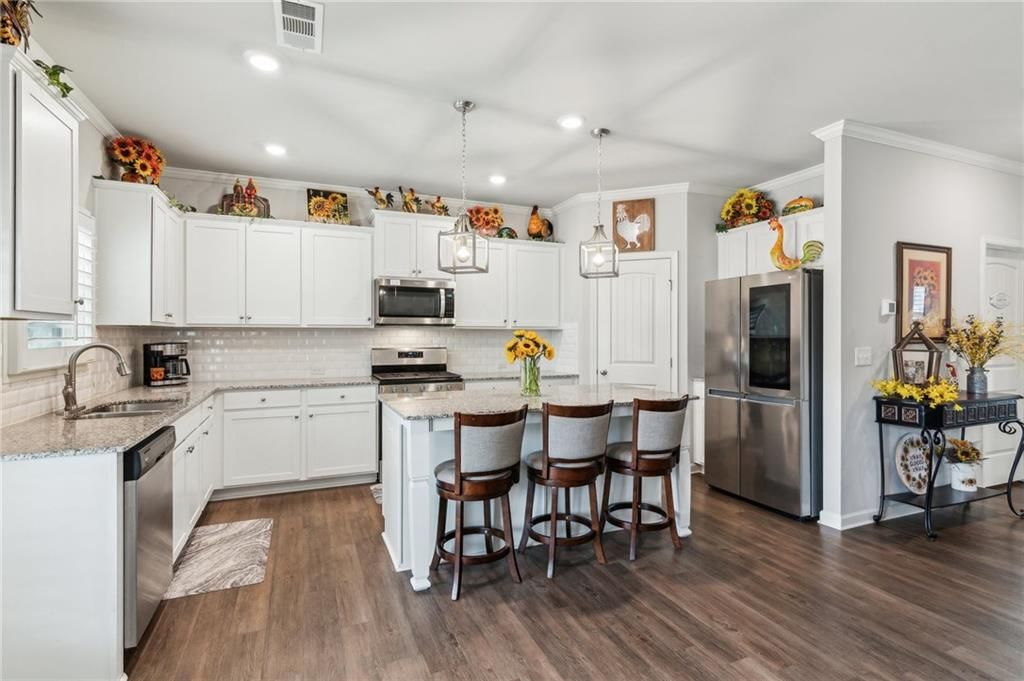 Image 11 of property listing at 4365 Sunflower Circle, Cumming, GA 30040