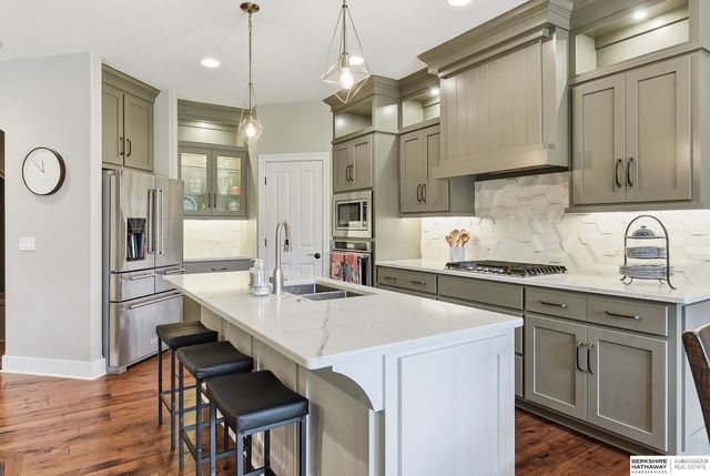 1156 S 212th Circle, Elkhorn, NE 68022