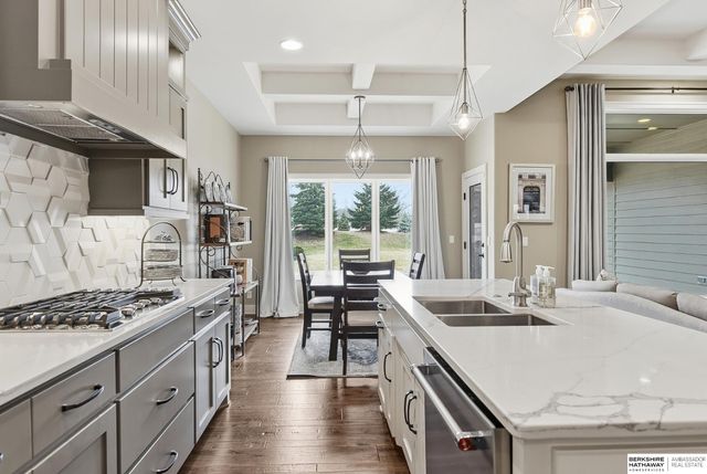 1156 S 212th Circle, Elkhorn, NE 68022