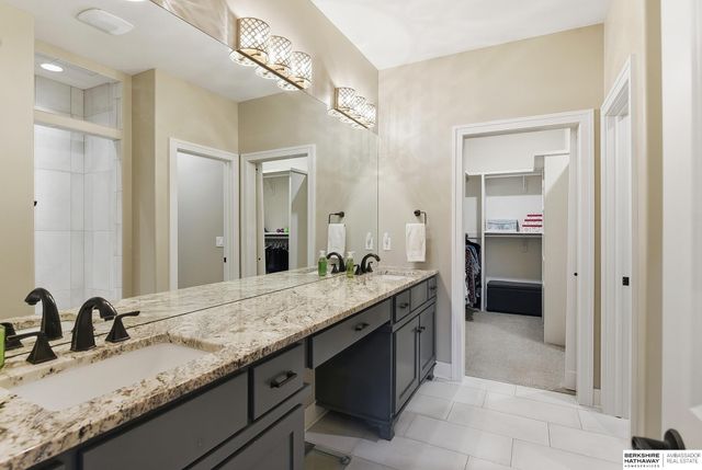 1156 S 212th Circle, Elkhorn, NE 68022