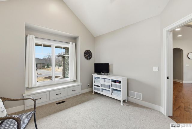 1156 S 212th Circle, Elkhorn, NE 68022