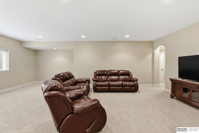 1156 S 212th Circle, Elkhorn, NE 68022