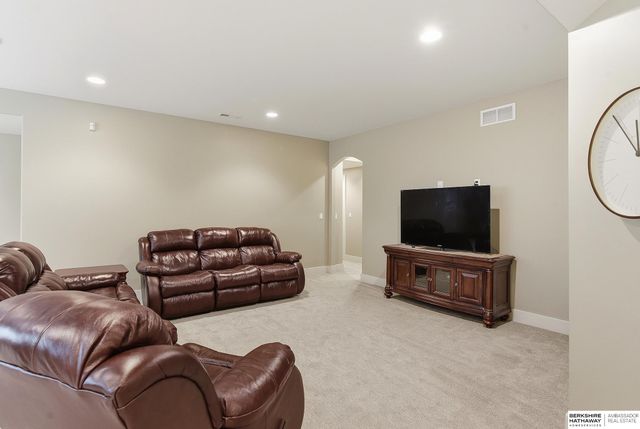 1156 S 212th Circle, Elkhorn, NE 68022