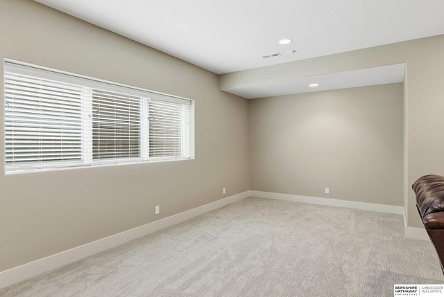 1156 S 212th Circle, Elkhorn, NE 68022