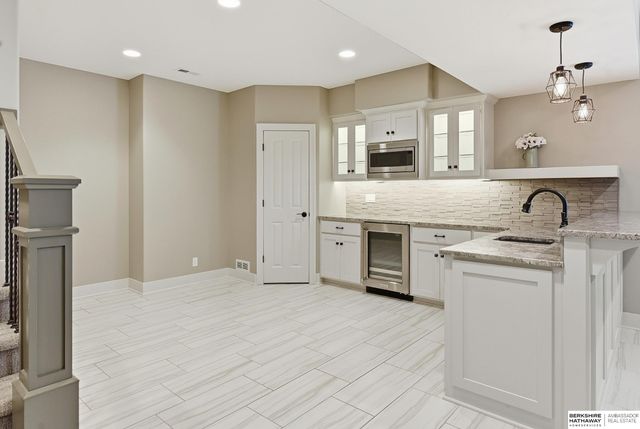 1156 S 212th Circle, Elkhorn, NE 68022