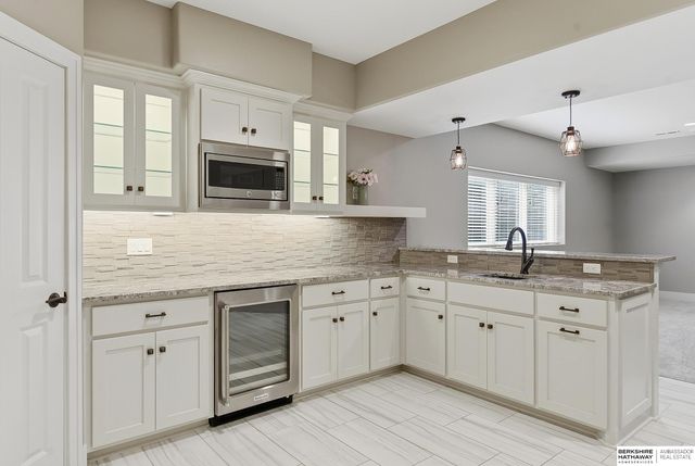 1156 S 212th Circle, Elkhorn, NE 68022