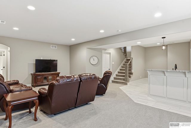 1156 S 212th Circle, Elkhorn, NE 68022