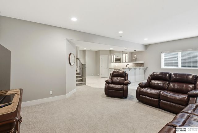 1156 S 212th Circle, Elkhorn, NE 68022