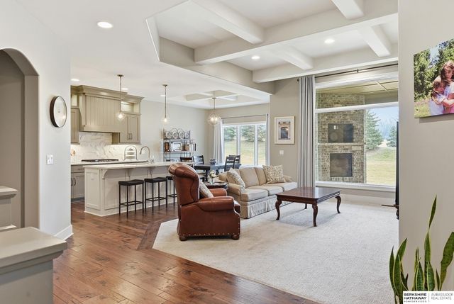 1156 S 212th Circle, Elkhorn, NE 68022