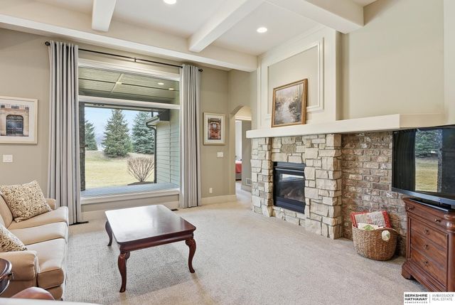 1156 S 212th Circle, Elkhorn, NE 68022