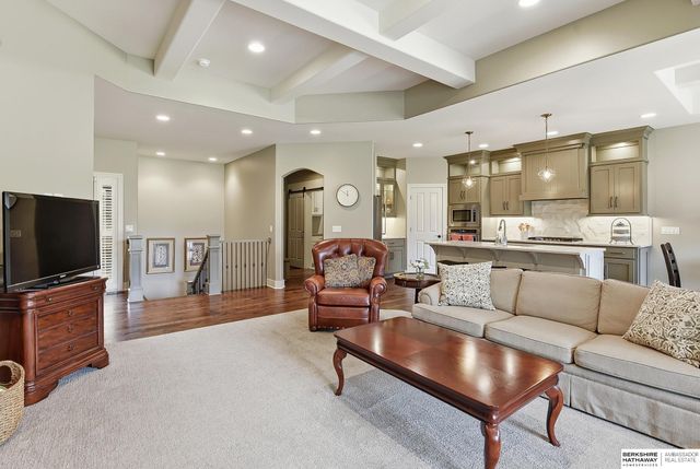 1156 S 212th Circle, Elkhorn, NE 68022