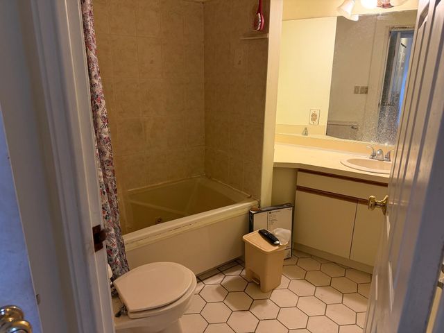 90 Quincy Shore 519, Quincy, MA 02171