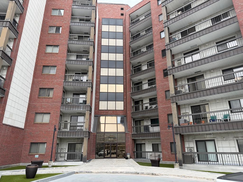 90 Quincy Shore 519, Quincy, MA 02171
