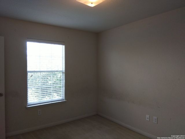 5702 Wildcat Cyn, San Antonio, TX 78252