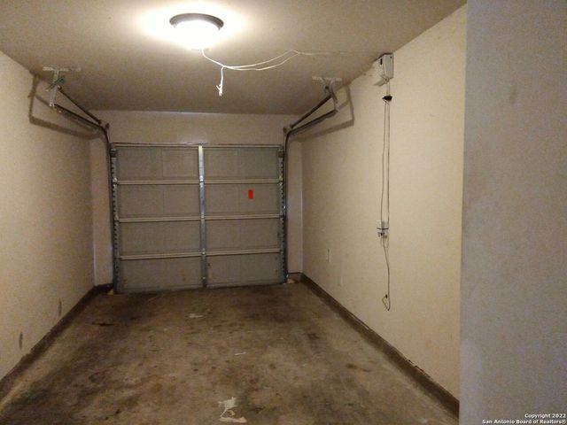5702 Wildcat Cyn, San Antonio, TX 78252