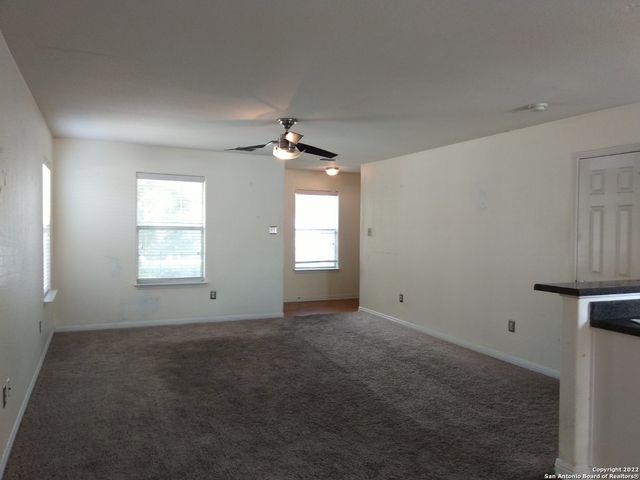 5702 Wildcat Cyn, San Antonio, TX 78252