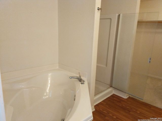 5702 Wildcat Cyn, San Antonio, TX 78252