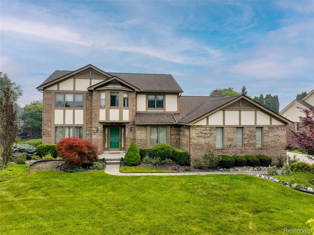 19678 Ashley Court, Livonia, MI 48152