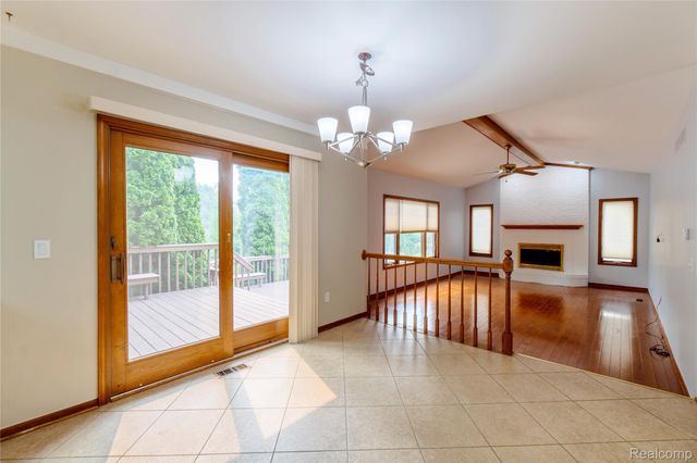 19678 Ashley Court, Livonia, MI 48152