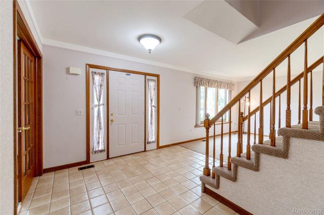 19678 Ashley Court, Livonia, MI 48152