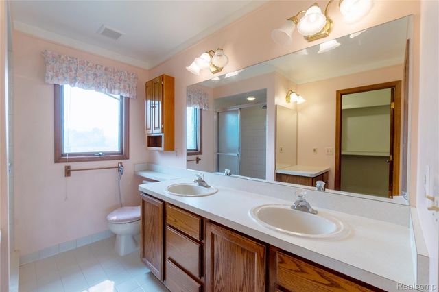 19678 Ashley Court, Livonia, MI 48152