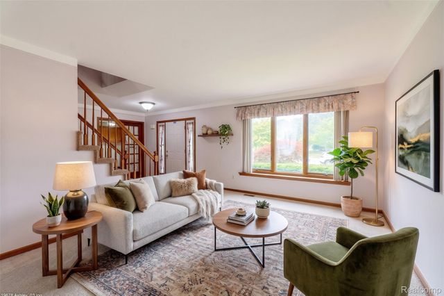 19678 Ashley Court, Livonia, MI 48152