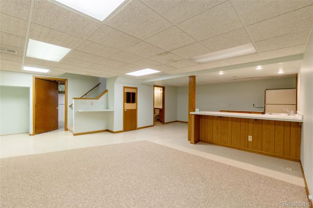 19678 Ashley Court, Livonia, MI 48152