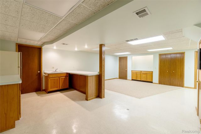 19678 Ashley Court, Livonia, MI 48152