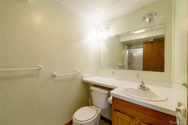 19678 Ashley Court, Livonia, MI 48152