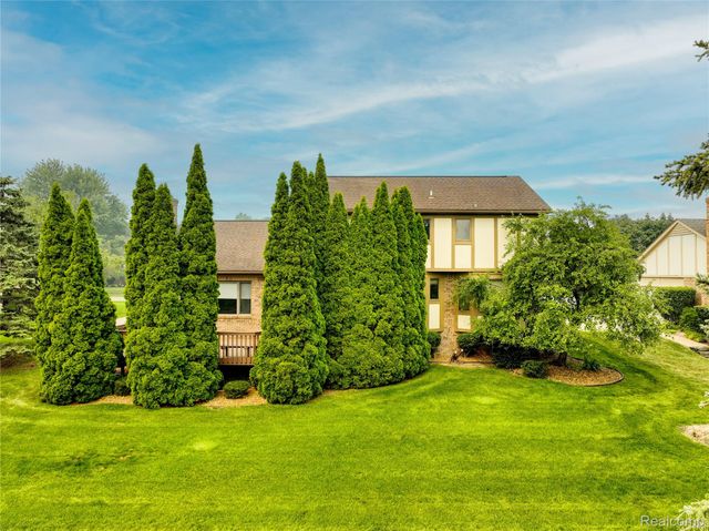 19678 Ashley Court, Livonia, MI 48152