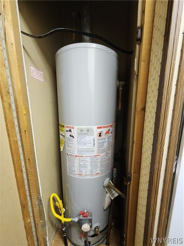 46 Parkside Circle, Cheektowaga, NY 14227