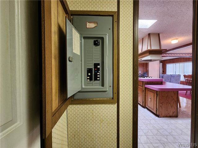 46 Parkside Circle, Cheektowaga, NY 14227