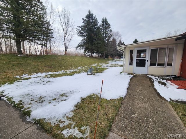 46 Parkside Circle, Cheektowaga, NY 14227